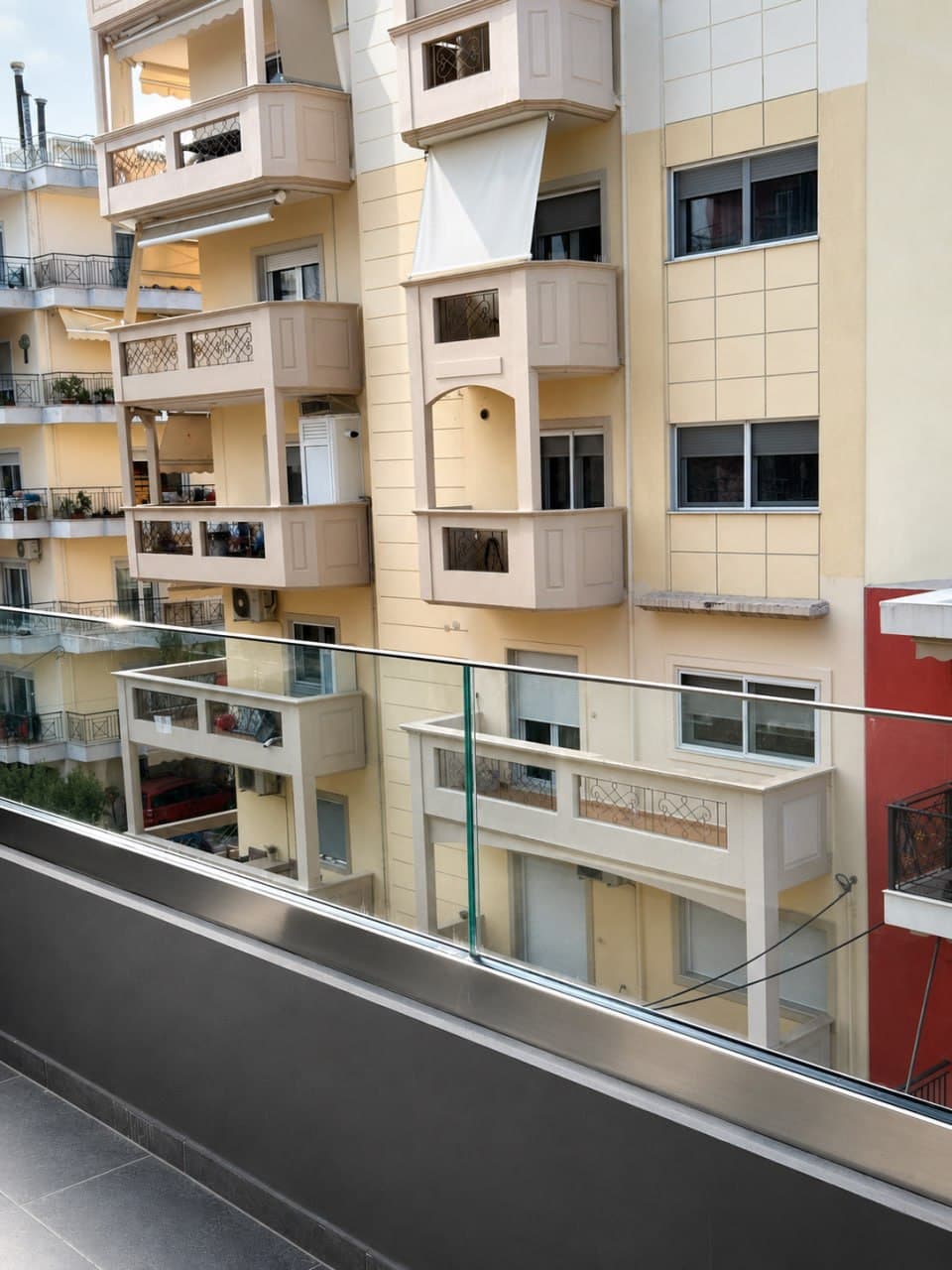 Γυάλινο στηθαίο μπαλκονιού